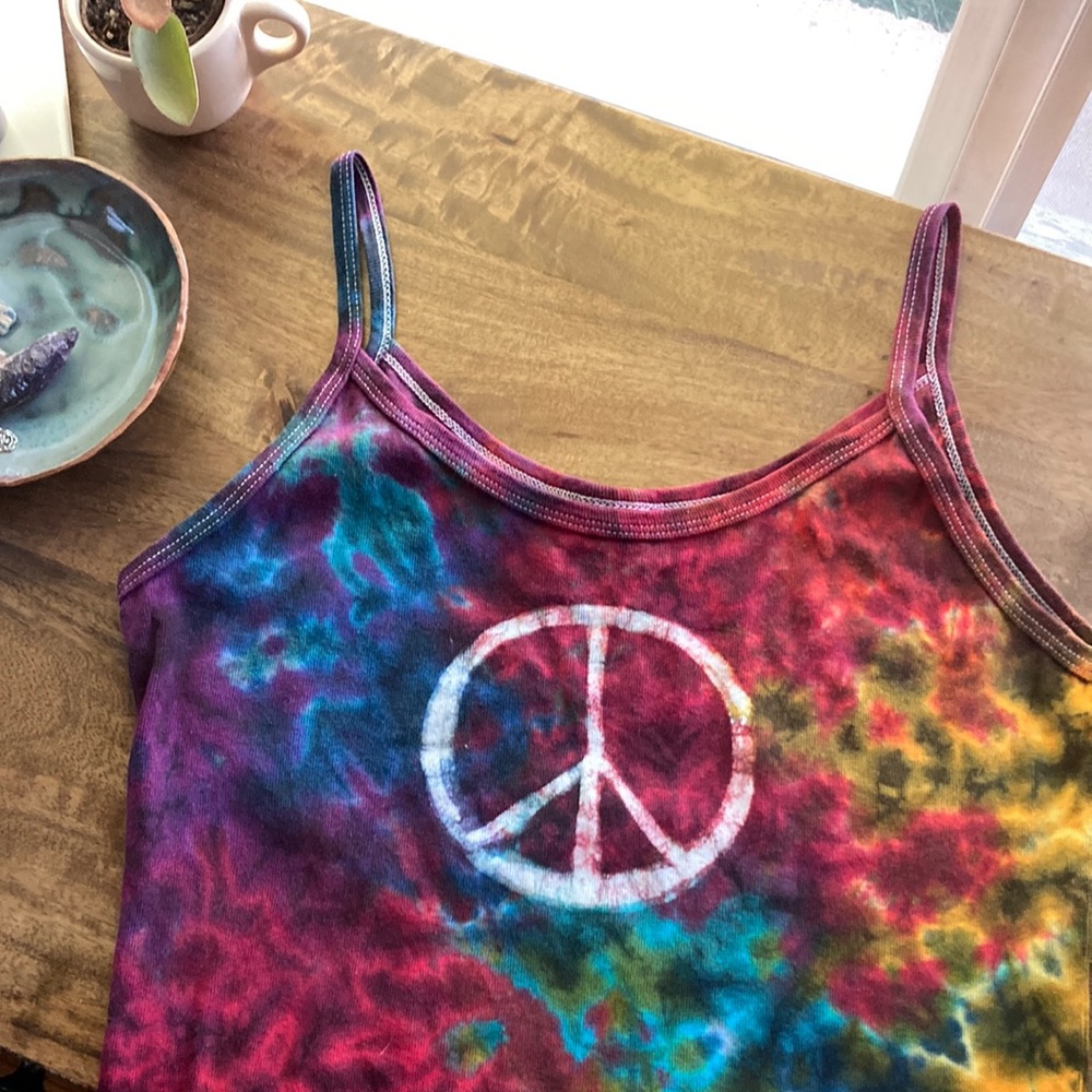 vintage Y2K tie-dyed peace sign cami